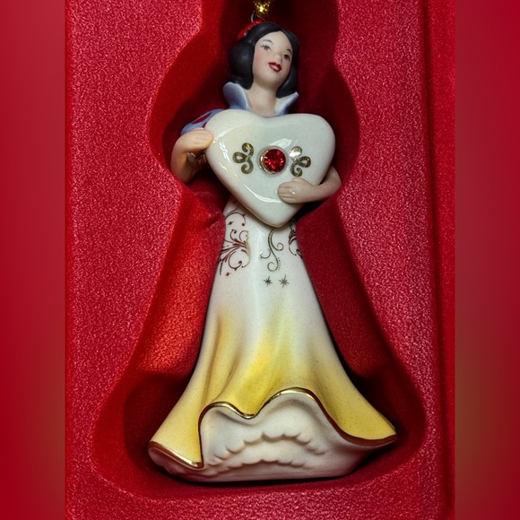 Lenox Disney Showcase Princess Snow White Christmas Holiday Ornament NIB - Picture 4 of 6